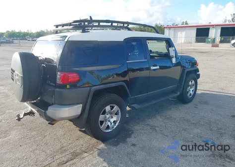 2007 Toyota Fj Cruiser z USA, uszkodzony, nr VIN JTEBU11F370004149